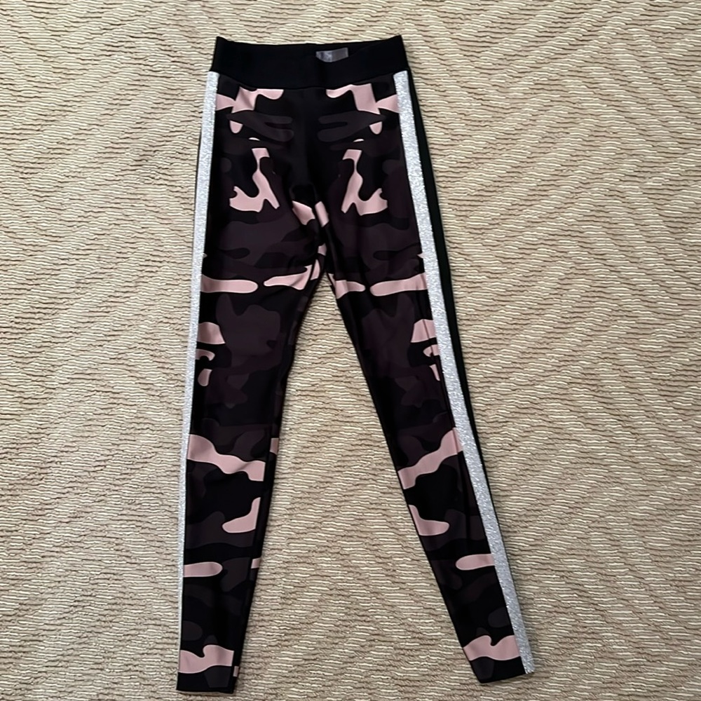 UltraCor Camo pink, gray black with silver stripe